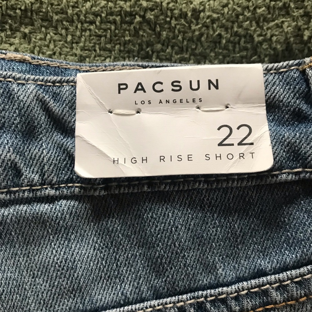 NWT Pacsun High Rise Denim Shorts Size 22 - Picture 3 of 8
